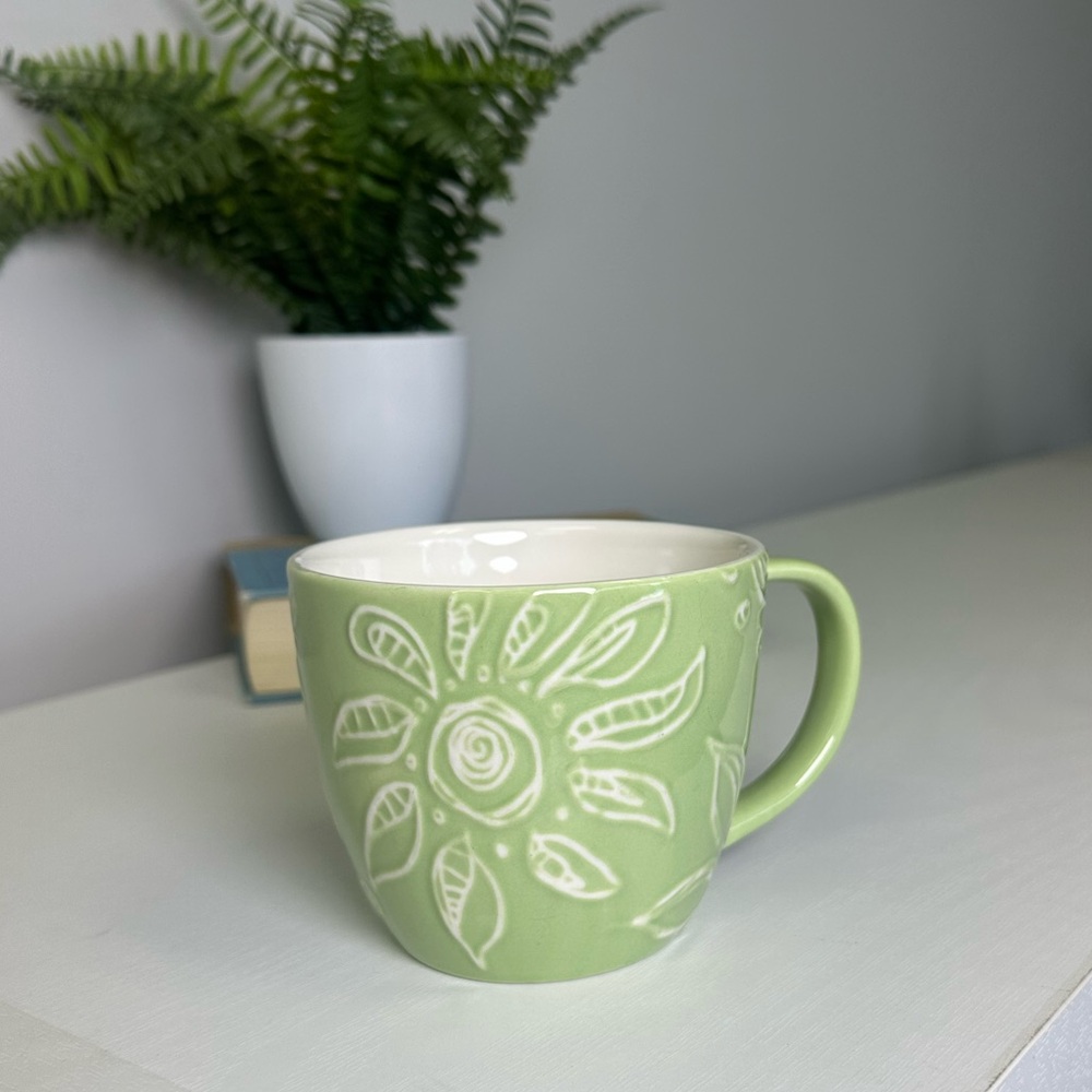 Starbucks 2006 12 Oz. Spring Green Floral Mug Hearts Flowers Dots Raised Doodles